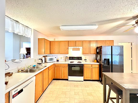4th image of 949 Runnymede Dr