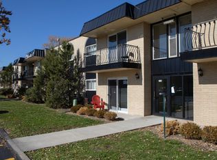 2144 175th St APT 6, Lansing, IL 60438