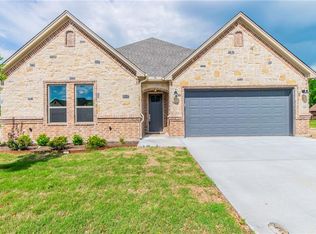 2924 Josie Dr, Decatur, TX 76234