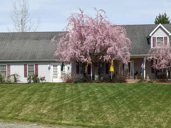 127 Knox Dr, Hedgesville, WV 25427