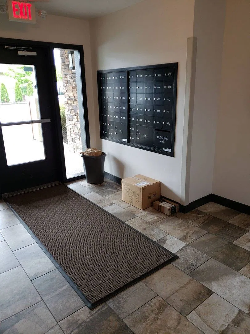 2 Bedroom 2 Bath 4th Floor Unit-Cypress Place Condo — Photo 3