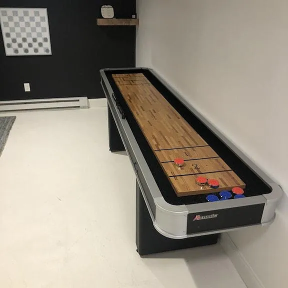 Shuffleboard table