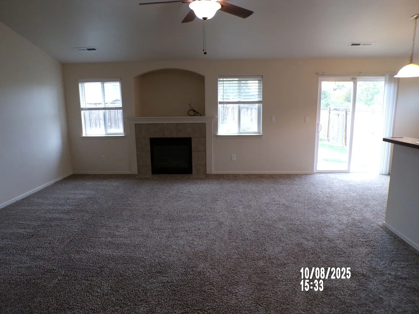 Spacious 3 bed 2 bath private cul-de-sac — Photo 2