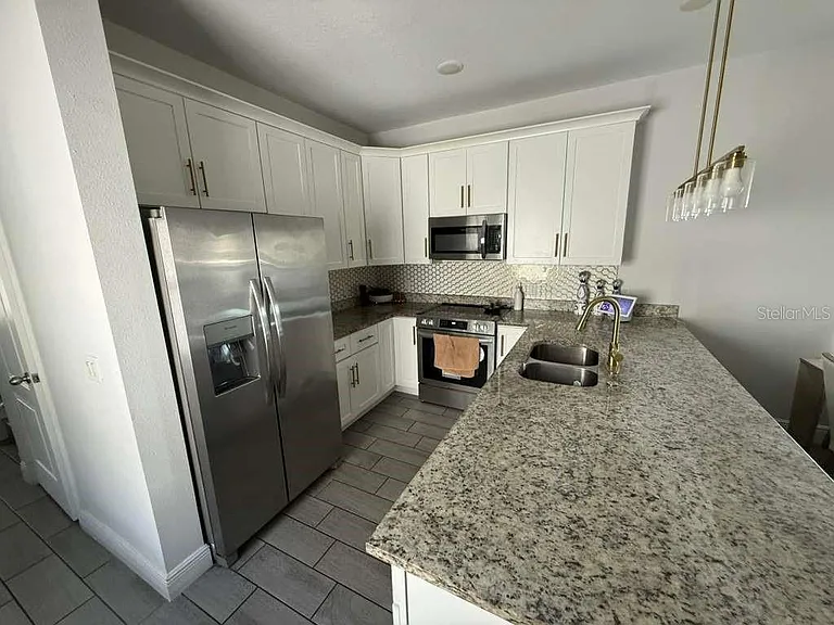 408 Finley Ave — Photo 10