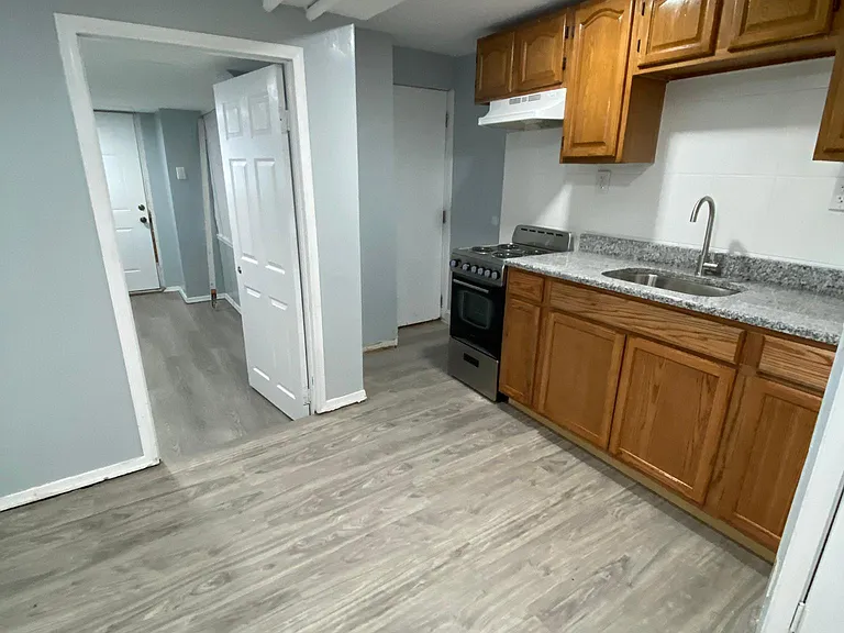 5305 Akron St #LOWER LEVEL — Photo 4