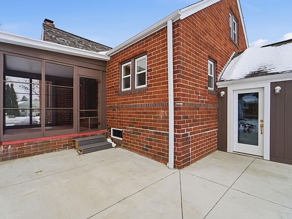 3rd image of 1115 Aldrich Ave