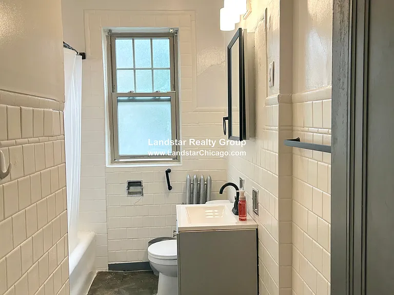 118 S Austin Blvd #1 — Photo 7