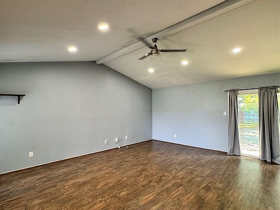 4th image of 2730 Centennial Dr