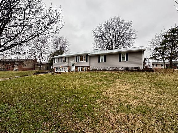 4th image of 2749 Fairlane Dr