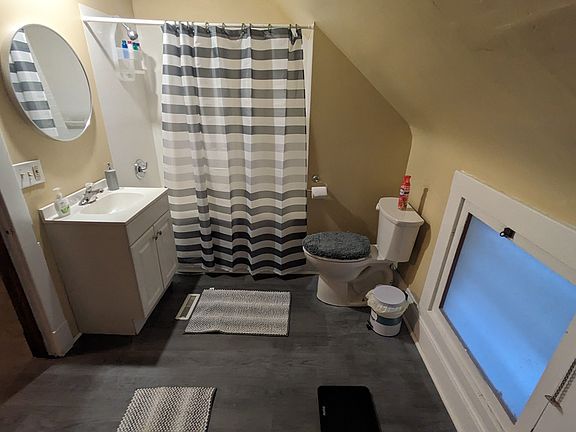4th image of 4145 Hyde Ave #2