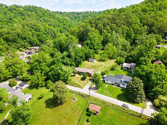 4th image of 120 Burch Oak Ln