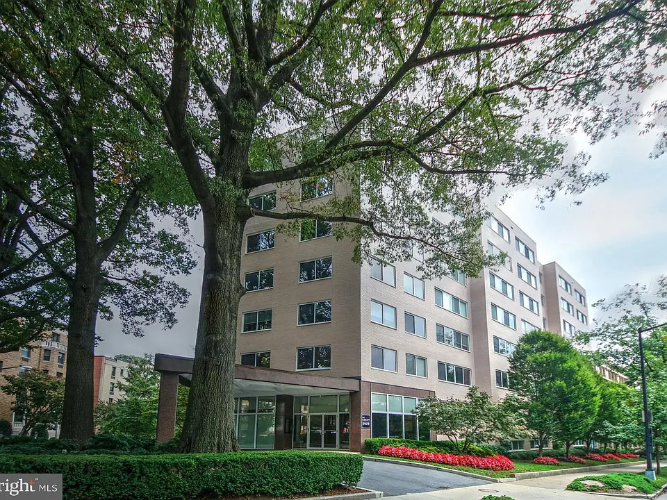 2829 Connecticut Ave NW #111