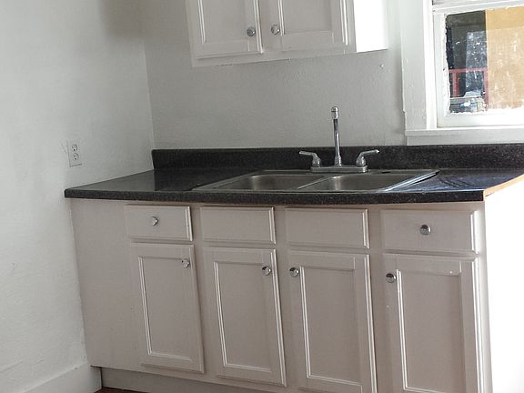 5th image of 618 Alta Sita St