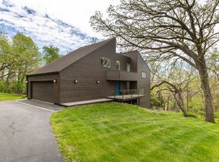 9900 Military Rd, Dubuque, IA 52003