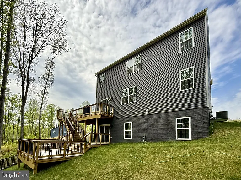311 Rock Raymond Dr — Photo 31