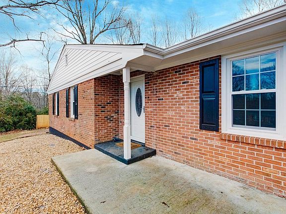 4th image of 202 Lamont Cir