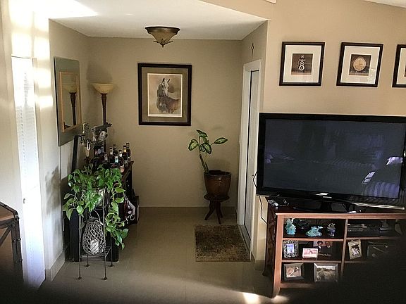 2nd image of 411 SE 11th Ter