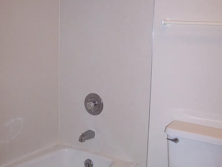 2224 Michigan St — Photo 9