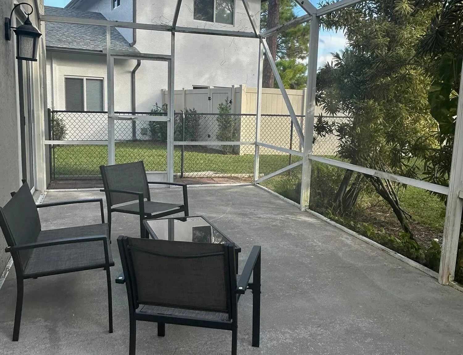 3 bed, 2.5 bath, 1404 sqft, $2,500 — Photo 2