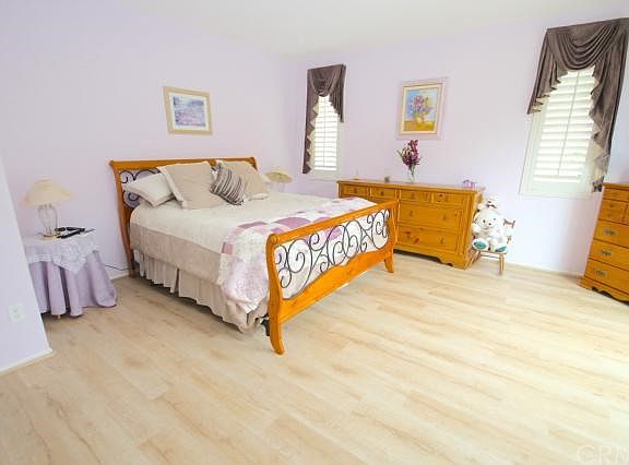 3rd image of 38876 Summit Rock Ln