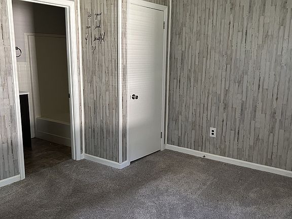 4th image of 418 W Blythe St