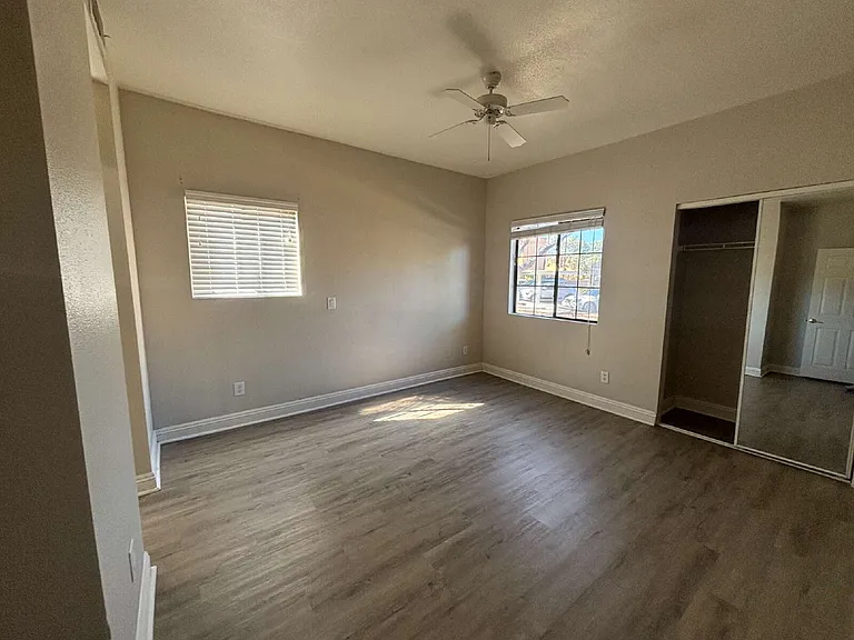 5122 S Jones Blvd #108 — Photo 11