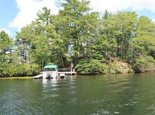 1 Cobble Is, Webster, MA 01570