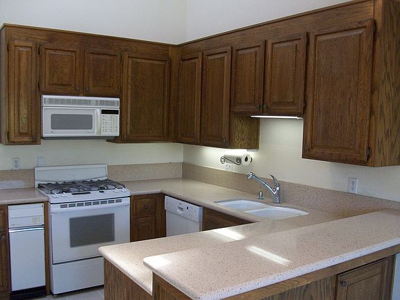 2nd image of 412 Oyster Dr
