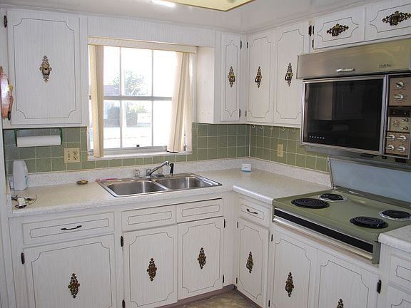 3rd image of 1658 Lake Ave Unit 3