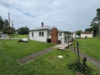 75 Anderson St — Photo 2