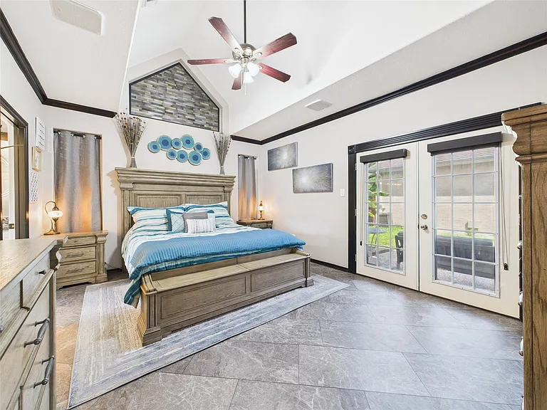 203 Las Brisas St — Photo 21