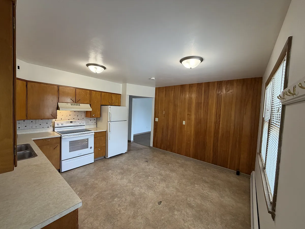 Building Photo - 1245 High Bluff St #2