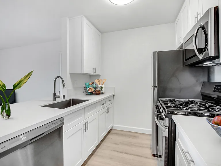 Unit 314 Kitchen
