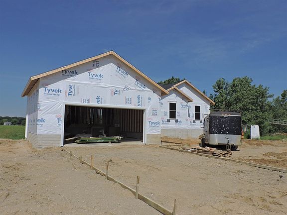 2nd image of 1400 Stratford Ln