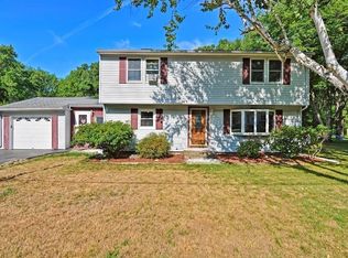 13 Riverlin Pkwy, Millbury, MA 01527