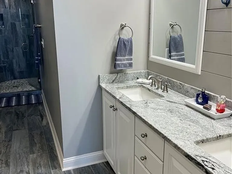 2902 River Dr #D301 — Photo 9