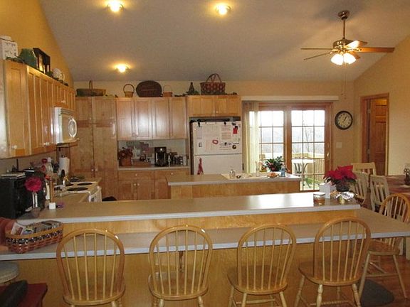 2nd image of 124 Hollie Dr