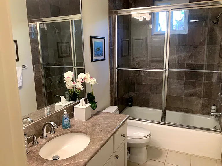 Primary suite #2 full bath