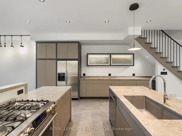 6 Huntley St — Photo 10