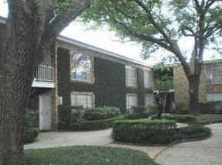 2101 Fountain View Dr APT 64, Houston, TX 77057