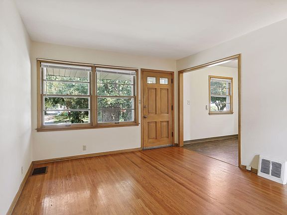 2nd image of 1288 Cleveland Ave S #1