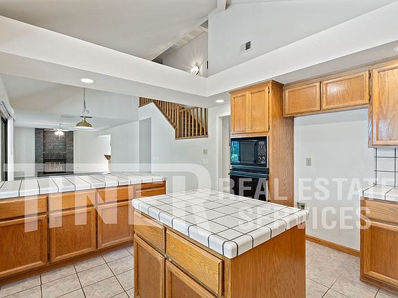 3rd image of 11591 Prospect Hill Dr