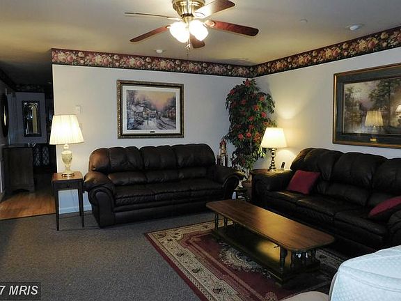 4th image of 211 Winding Oak Dr