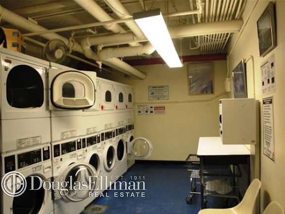 3rd image of 321 E 54th St APT 1D