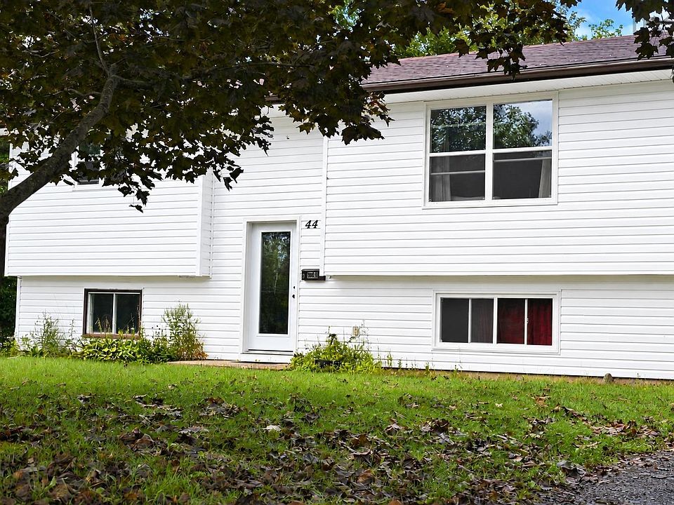 2nd image of 44 Sumac Ave