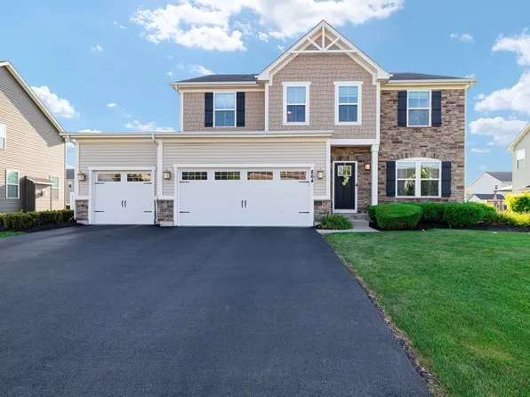 864 Blue Aster Pkwy, Gilberts, IL 60136