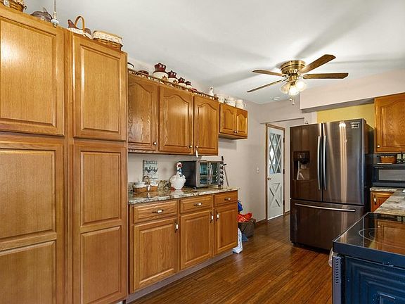 5th image of 23 Heatherwood Dr