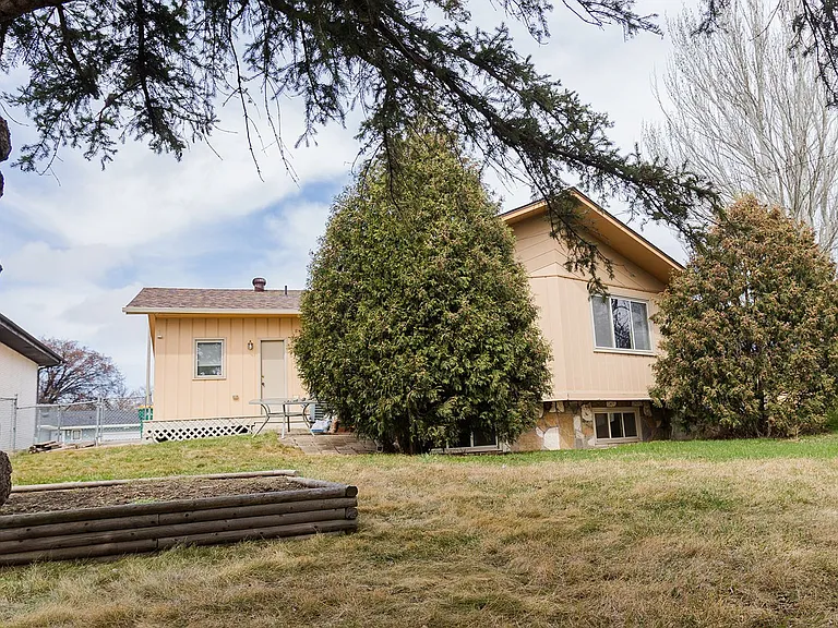 601 W Interstate Ave — Photo 46