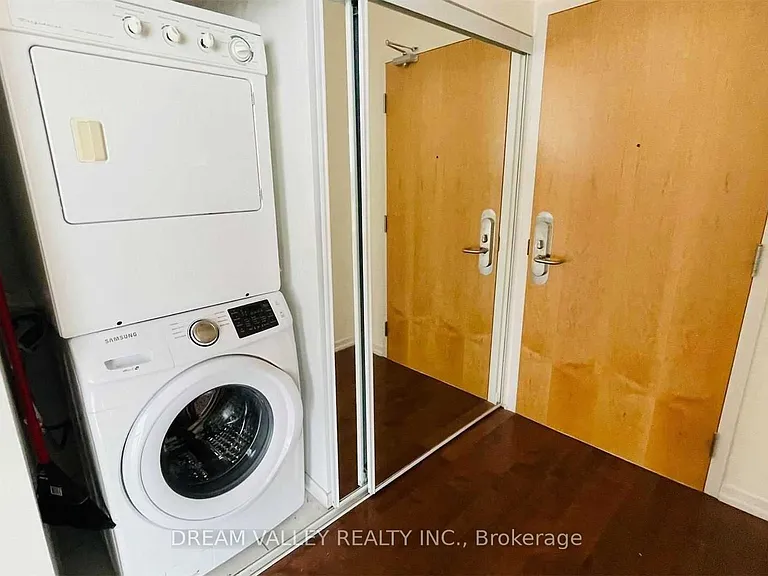 65 Bremner Blvd #3908 — Photo 13