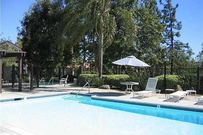 Wimberly Sq — Photo 3